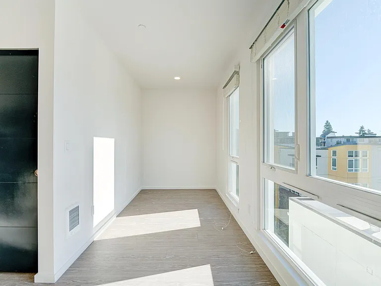 Viola Apartments — Photo 51