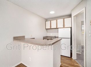 6924 N Olive St UNIT 9, Kansas City, MO 64118