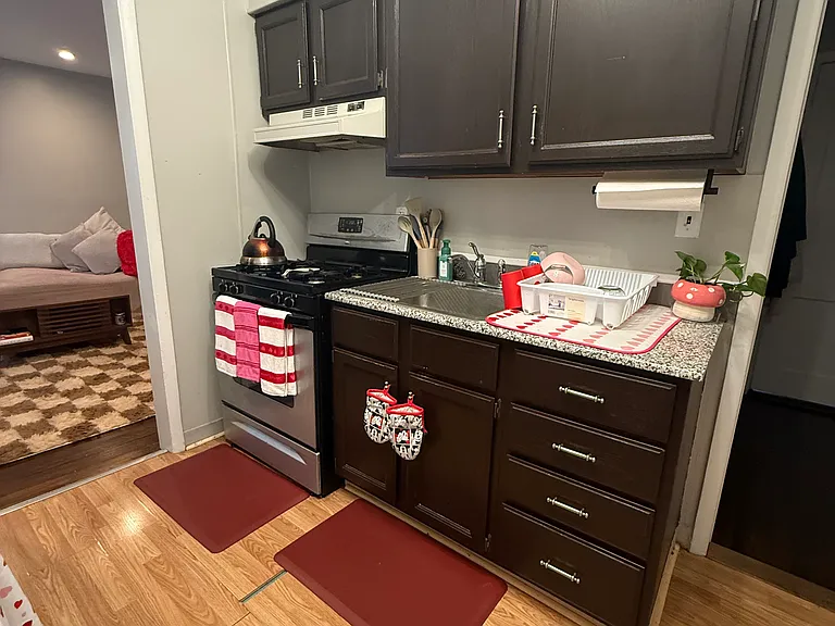 92 Traymore St #2 — Photo 4