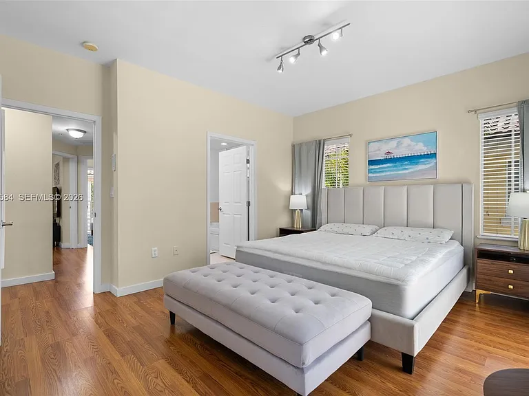 18413 NE 27th Ct #18413 — Photo 22