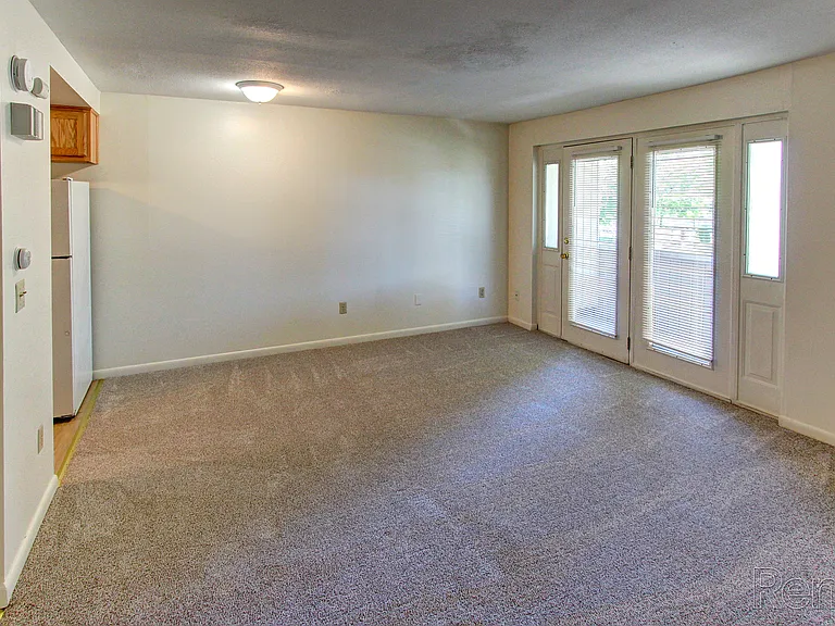 Sutton Place Apartments — Photo 25