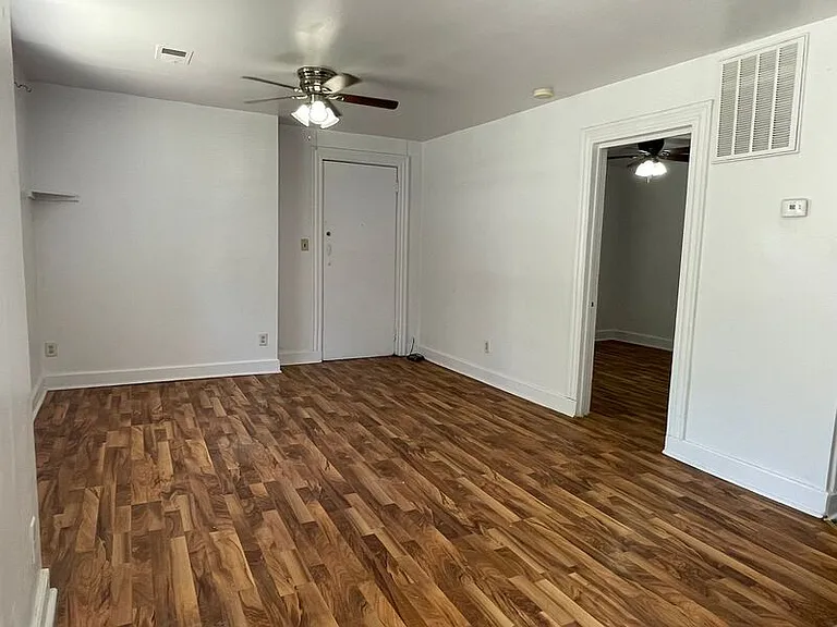 2500 N Sawyer Ave #1R — Photo 2