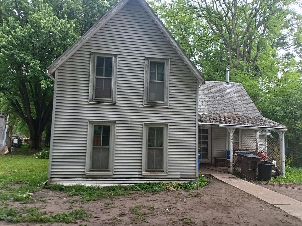 1st image of 1704 Main St