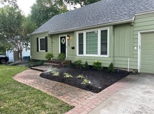 4221 Oxford Rd, Prairie Village, KS 66208