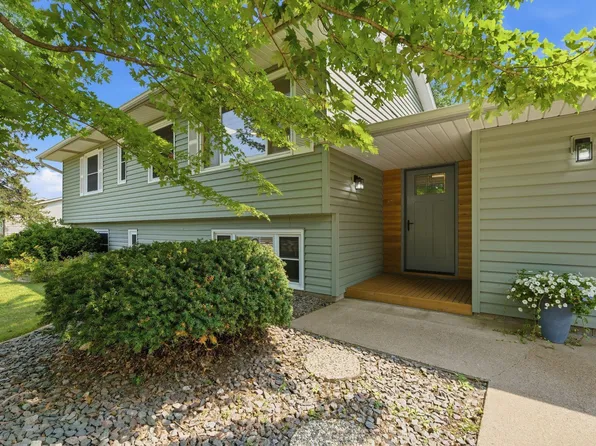 3996 Rahn Rd, Eagan, MN 55122