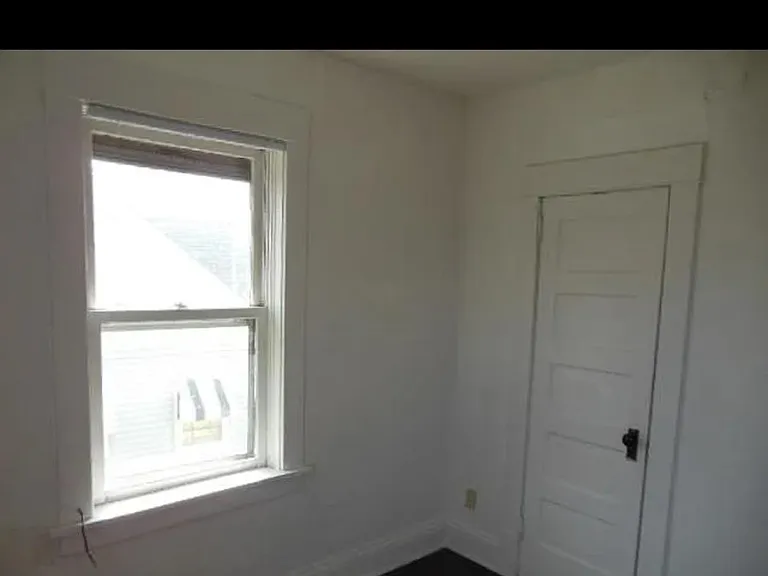 327 N Johnston Ave — Photo 14