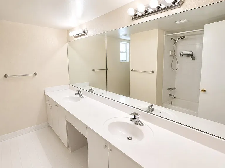 4205 N University Dr #106 — Photo 25