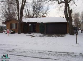 7265 Cardinal St, Algonac, MI 48001