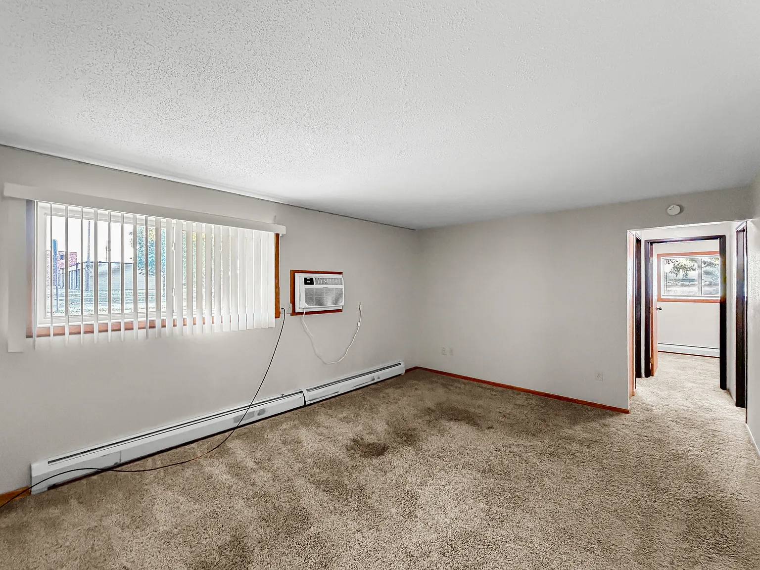 2 bed, 646 sqft, $800 — Photo 2