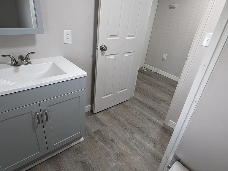1002 S Junction Ave — Photo 2