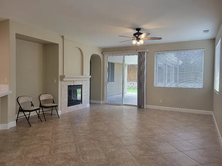 602 Delancy Way — Photo 6