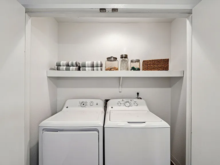 Oswego Pointe — Photo 15