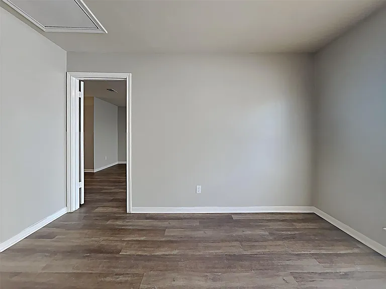 6737 Tournament Dr — Photo 5