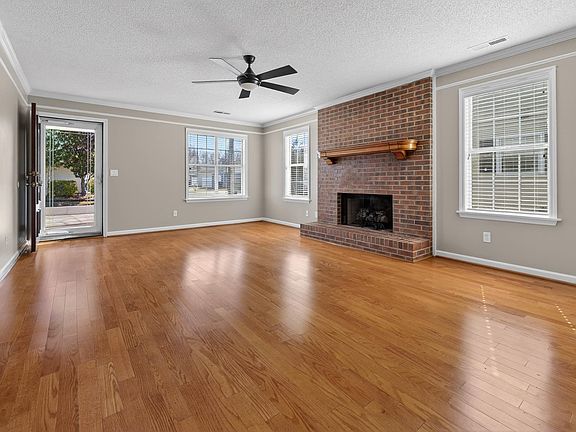 5th image of 216 Park Pl