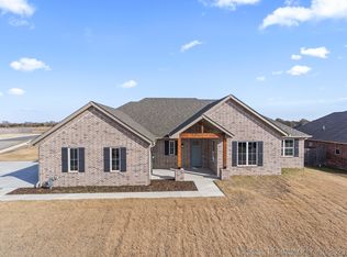 220 Beecher Ln, Bartlesville, OK 74006