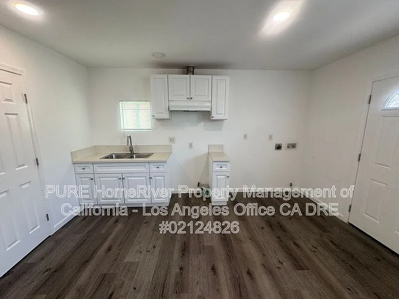 Studio, 1.0 bath, 350 sqft, $1,850 — Photo 2