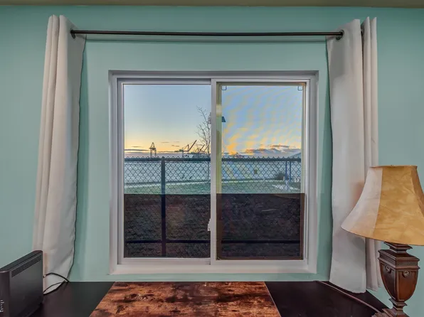 190 West 24th Street image 7 of 21