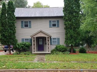 730 Elizabeth St, Oconomowoc, WI 53066