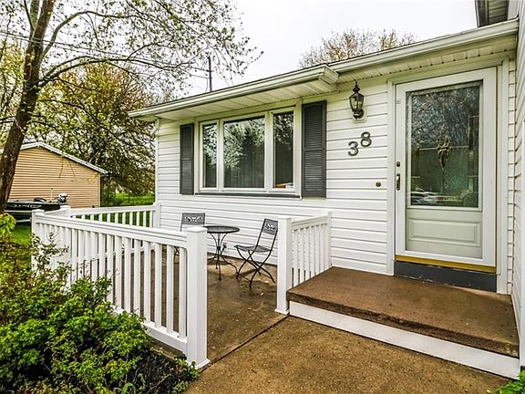 4th image of 38 Hidden Creek Ln