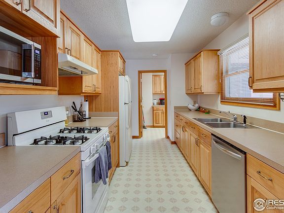 3rd image of 1150 Brook Dr
