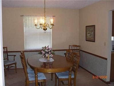 4th image of 10107 Oxford Dr NW