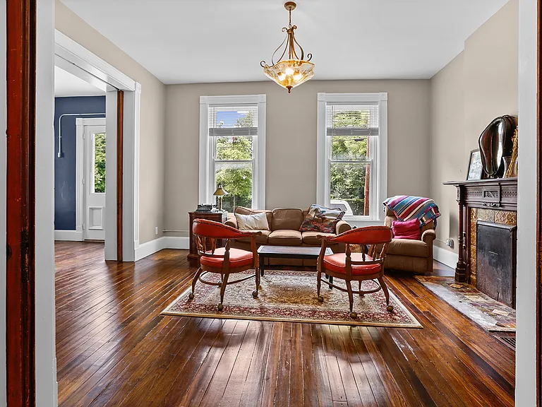 336 Madison Pl — Photo 3