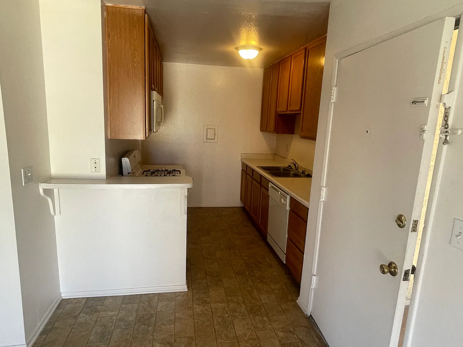 2 bed, 1020 sqft, $2,295 — Photo 1