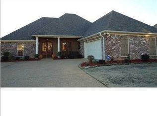 214 Eastside Ln, Brandon, MS