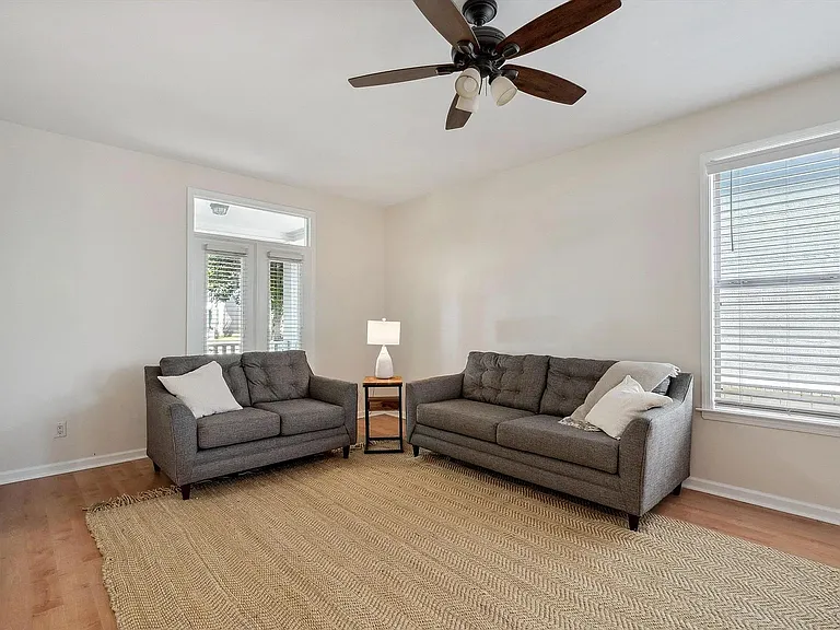 1133 Island Pl E — Photo 8