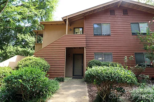 1645 Cedarview Ct Photo 1