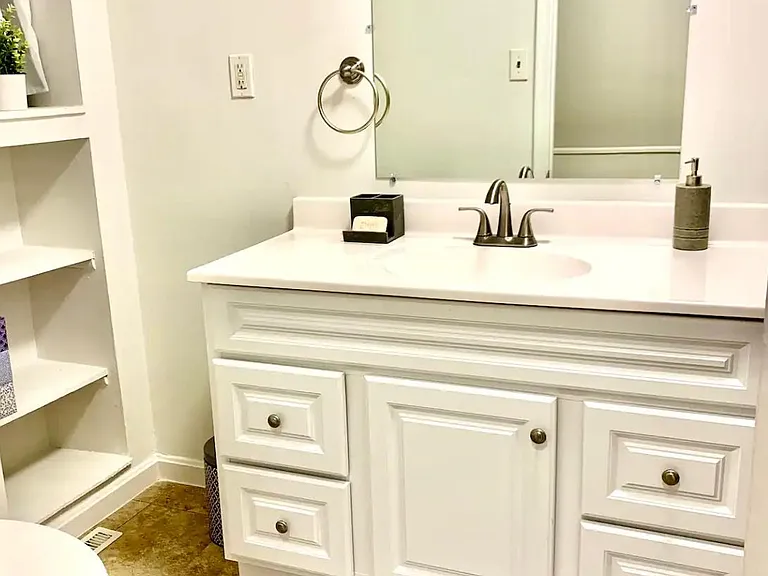 2309 Foster Ave — Photo 5