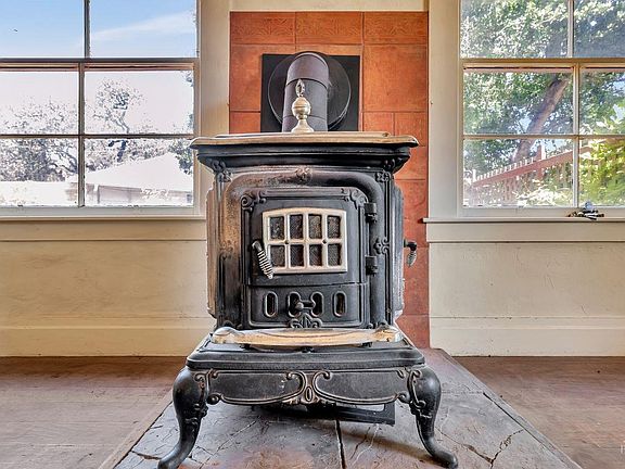 5th image of 2811 Lomitas Avenue