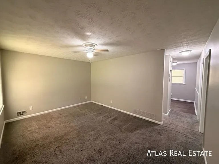 322 Lexington Hts — Photo 6