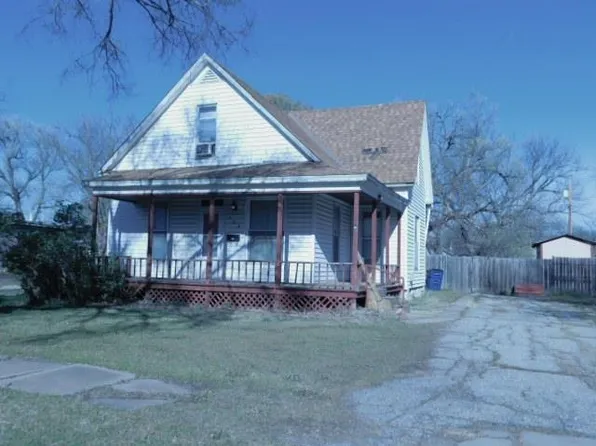 528 N Ash Ave, Valley Center, KS 67147
