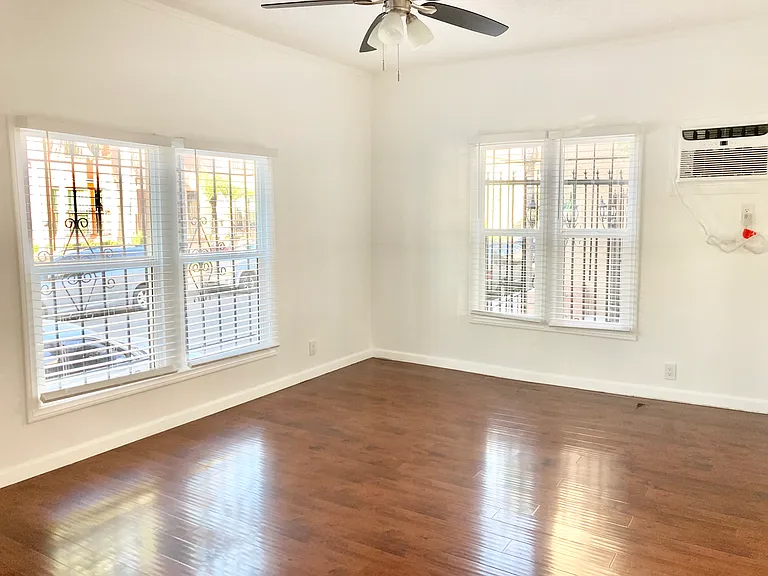 5200 Marathon St #110 — Photo 2