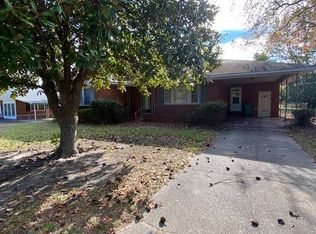 5438 Meadow Dr, Sumter, SC 29154