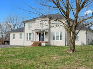 1724 Stop Thirty Rd, Hendersonville, TN 37075