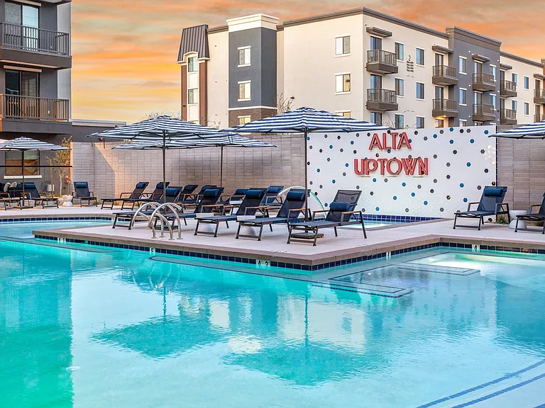 Alta Uptown — Photo 34