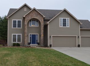 8703 Friestad Ct, Johnston, IA 50131