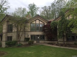 2073 Echoing Oaks Cir, Dayton, OH 45414