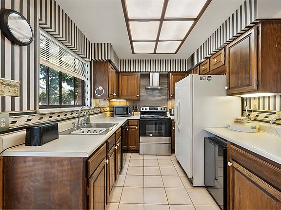 4th image of 401 Pebble Way APT 237