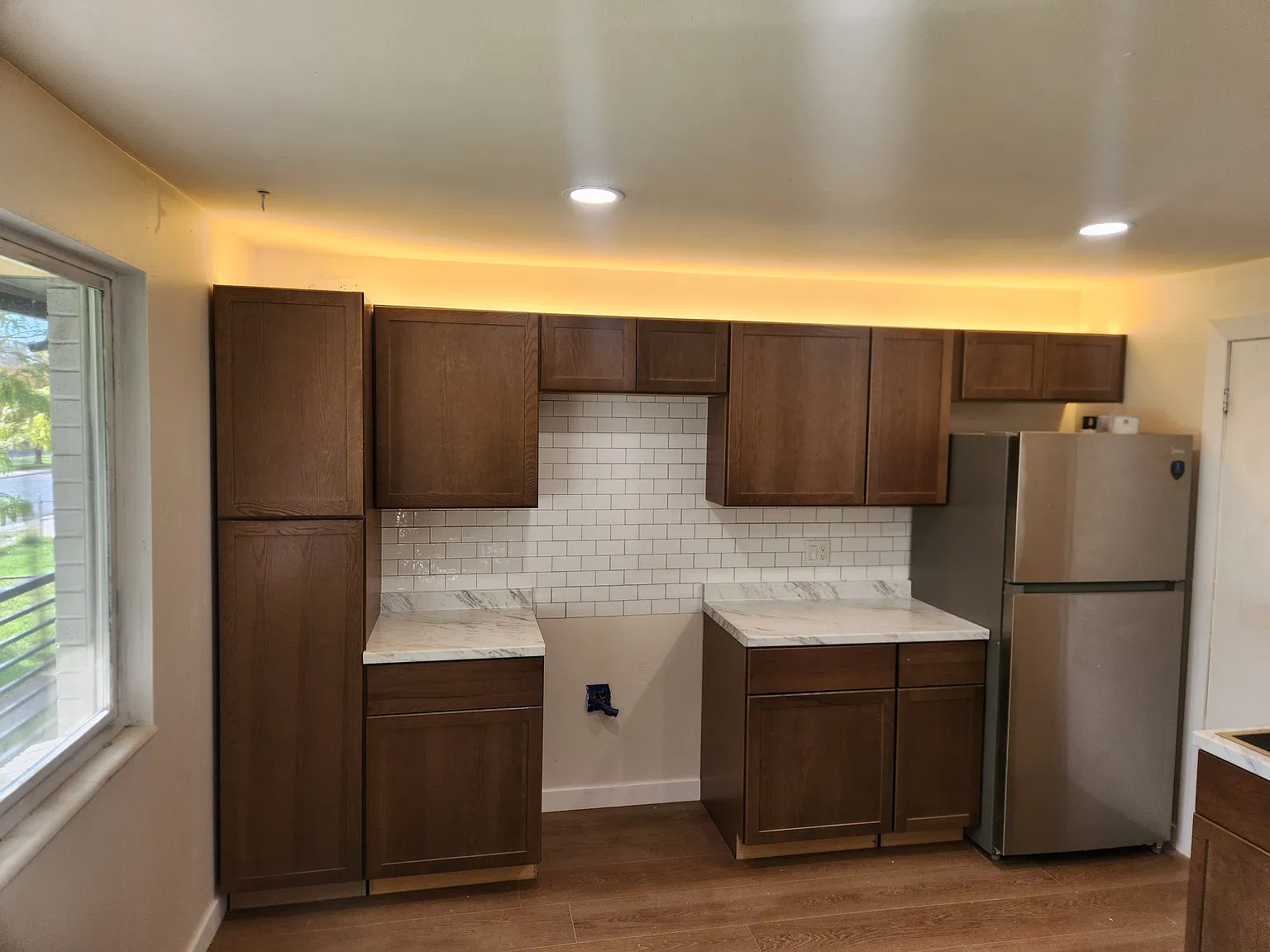 Stunning Full Remodel 2BR/1BA, Move-In Ready 11/1 — Photo 2