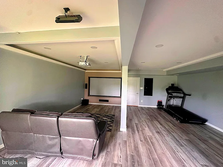 3209 Krista Ln — Photo 23