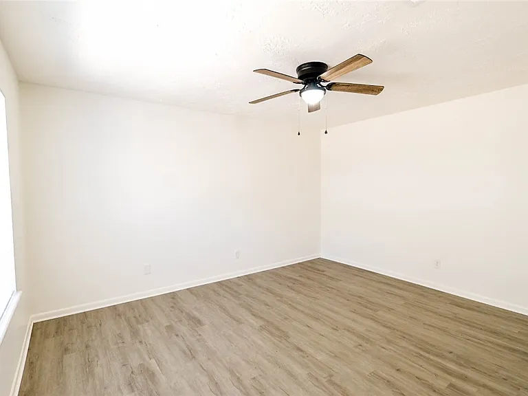 1202 Airline Dr — Photo 8