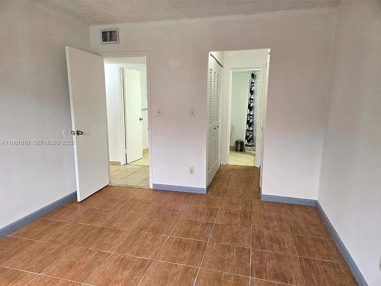 5921 Washington St #124 — Photo 11