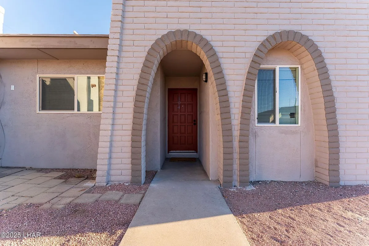 Building Photo - 90 Mariposa Dr