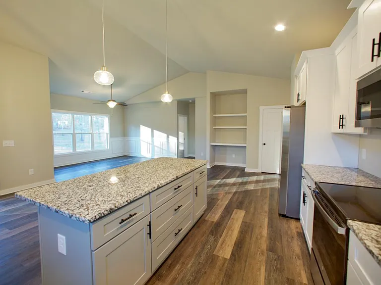 511 N Point Cir — Photo 8