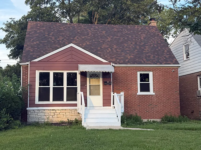 1469 Forest Ave — Photo 1