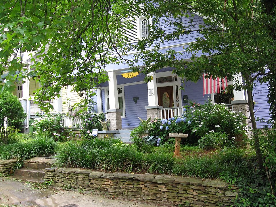 2nd image of 221 Ormond St SE