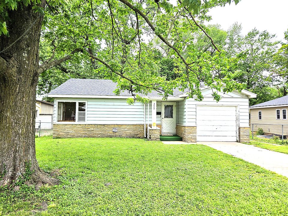 1st image of 2229 N Kellett Avenue